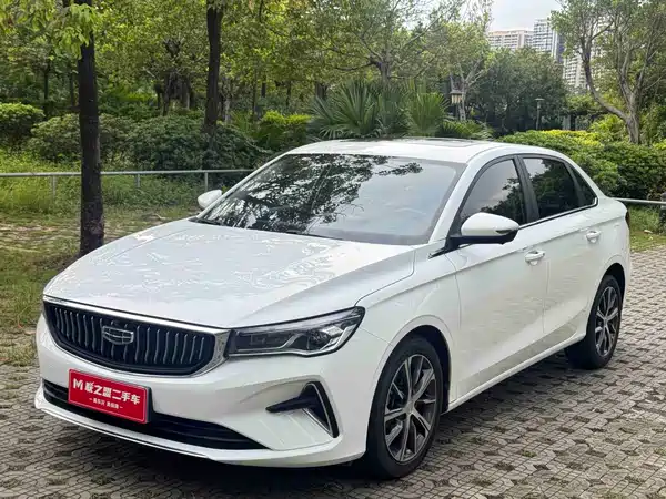 Geely Emgrand 2022