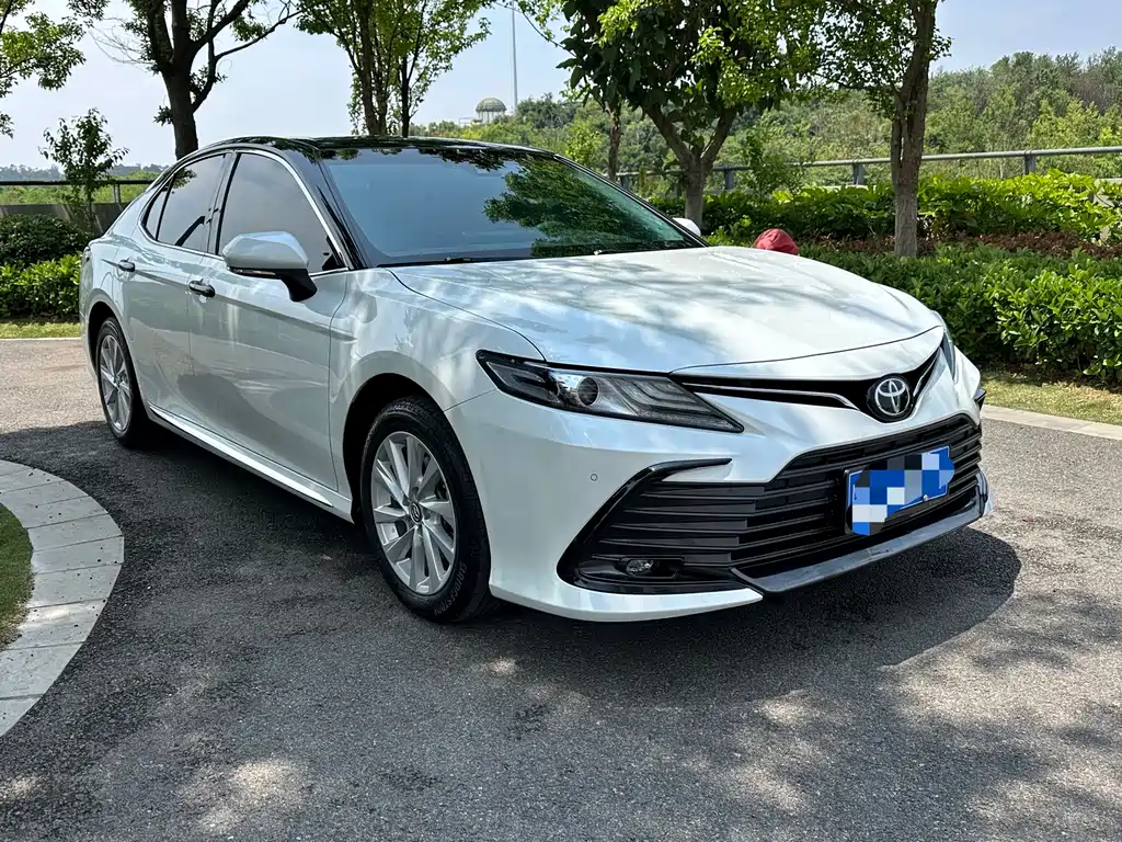 Toyota Camry 2024 — фото 3