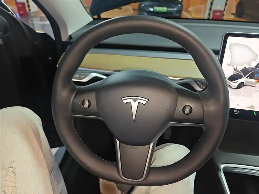 Tesla Model Y 2022 — фото 11