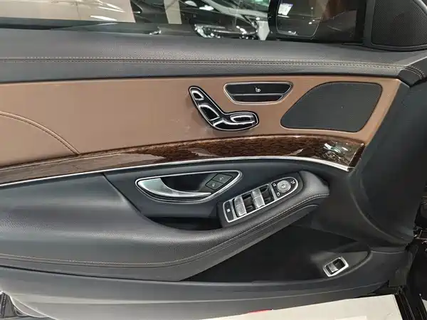 Mercedes-Benz S-Class 2020