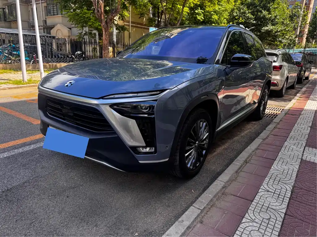 NIO ES8 2021