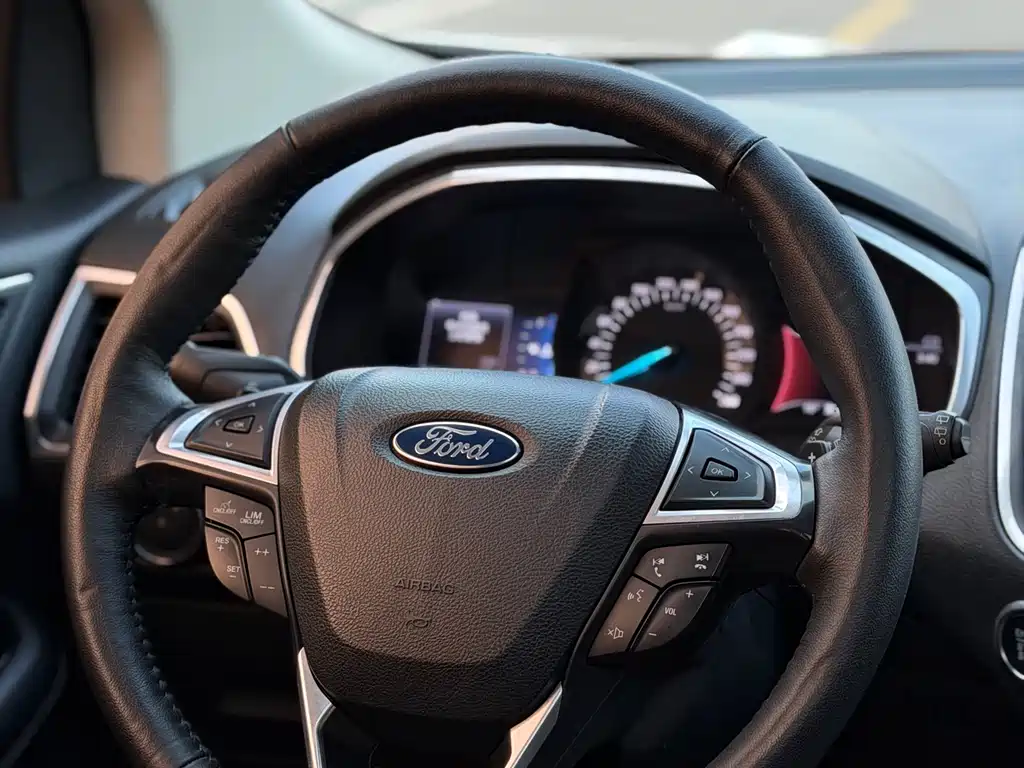 Ford Edge 2016 — фото 9
