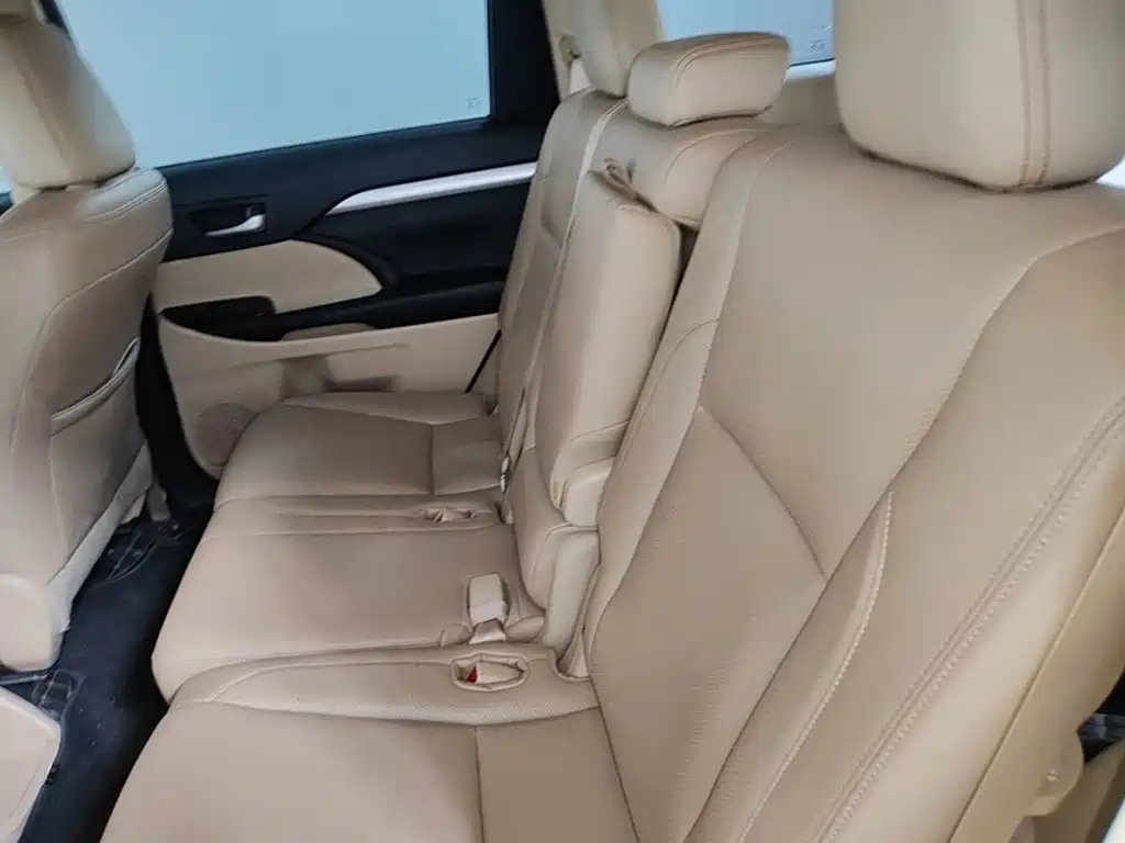 Toyota Highlander 2021 — фото 13