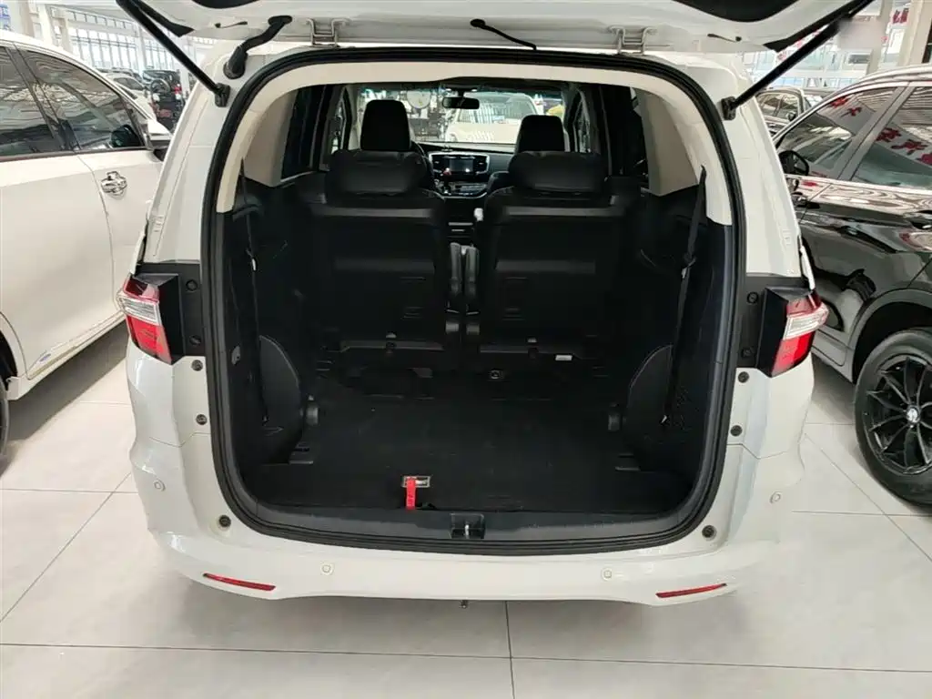 Honda Odyssey 2018 — фото 19
