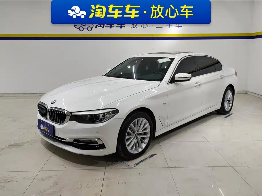BMW 5 Series 2018 — фото 1