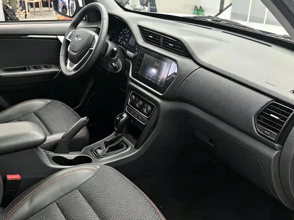 Chery Tiggo 3 2018 — фото 9