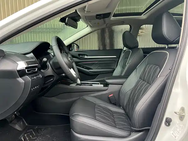 Nissan Teana 2025