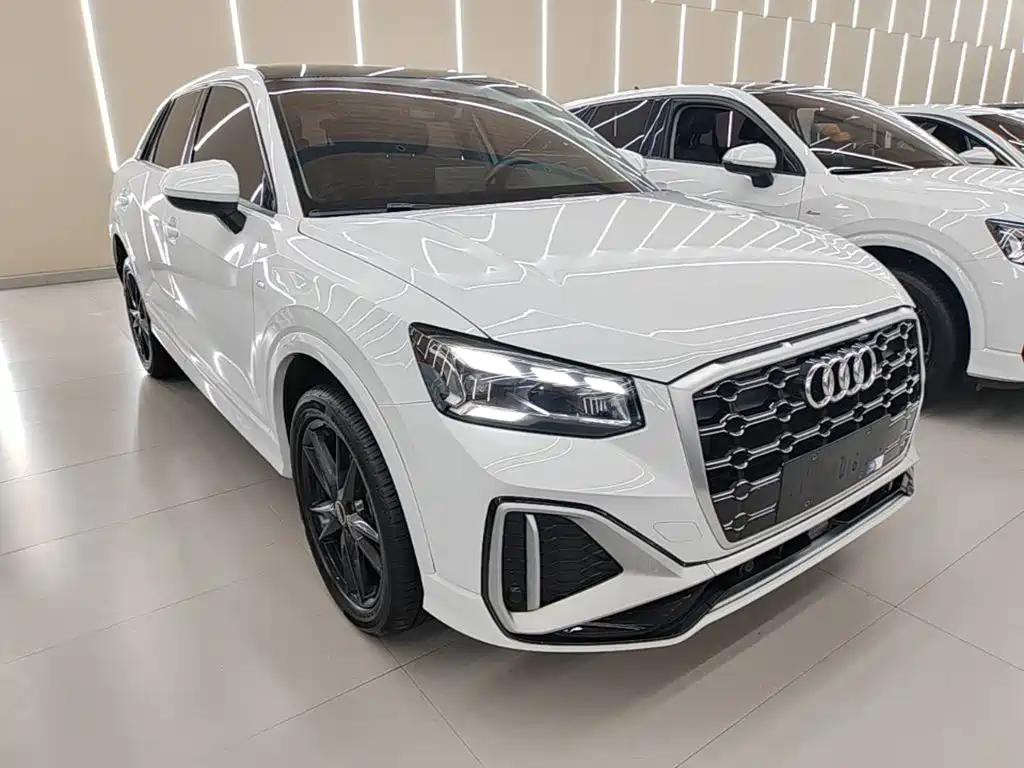 Audi Q2L 2023 — фото 4