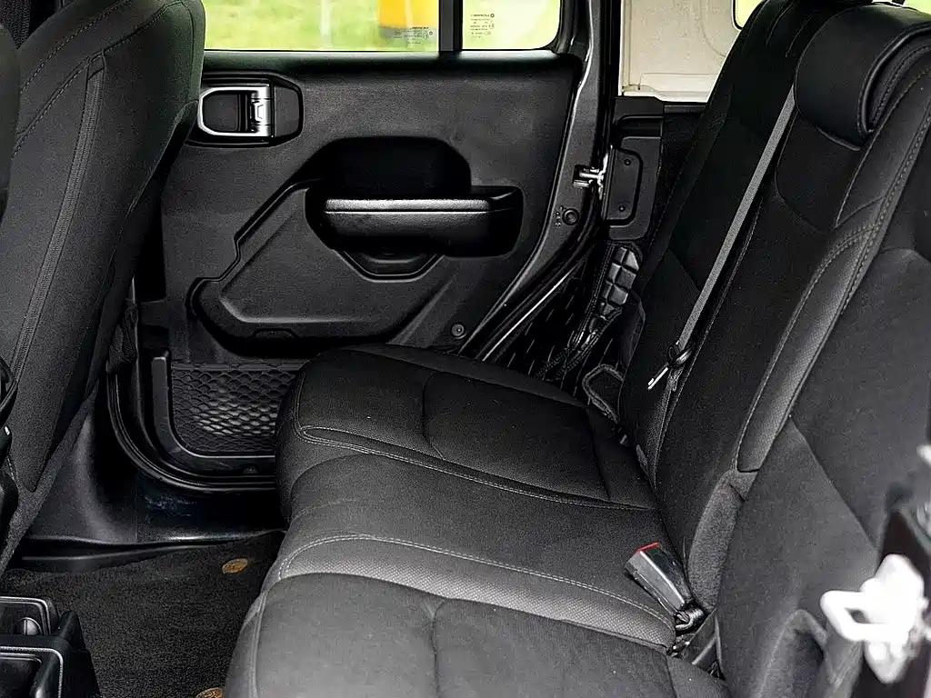 Jeep Wrangler 2020 — фото 14