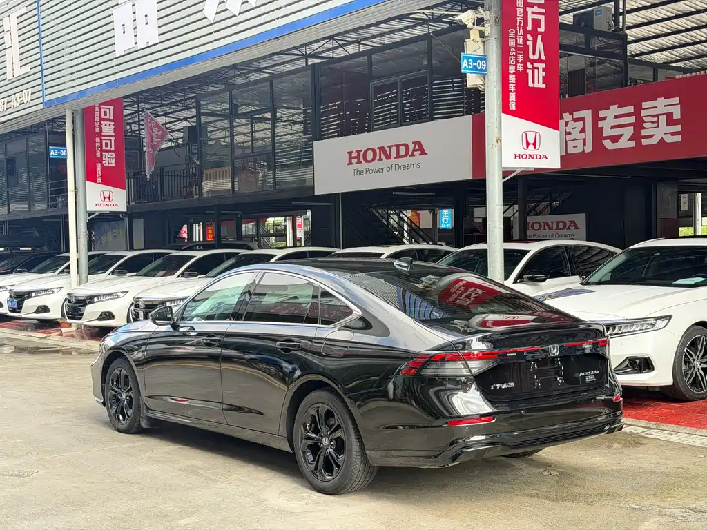 Honda Accord 2025 — фото 10