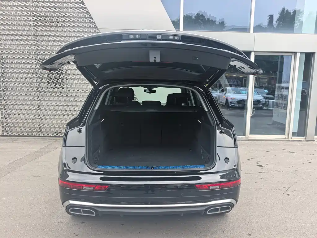 Audi Q5L 2023 — фото 6