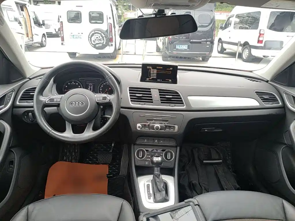 Audi Q3 2018 — фото 10