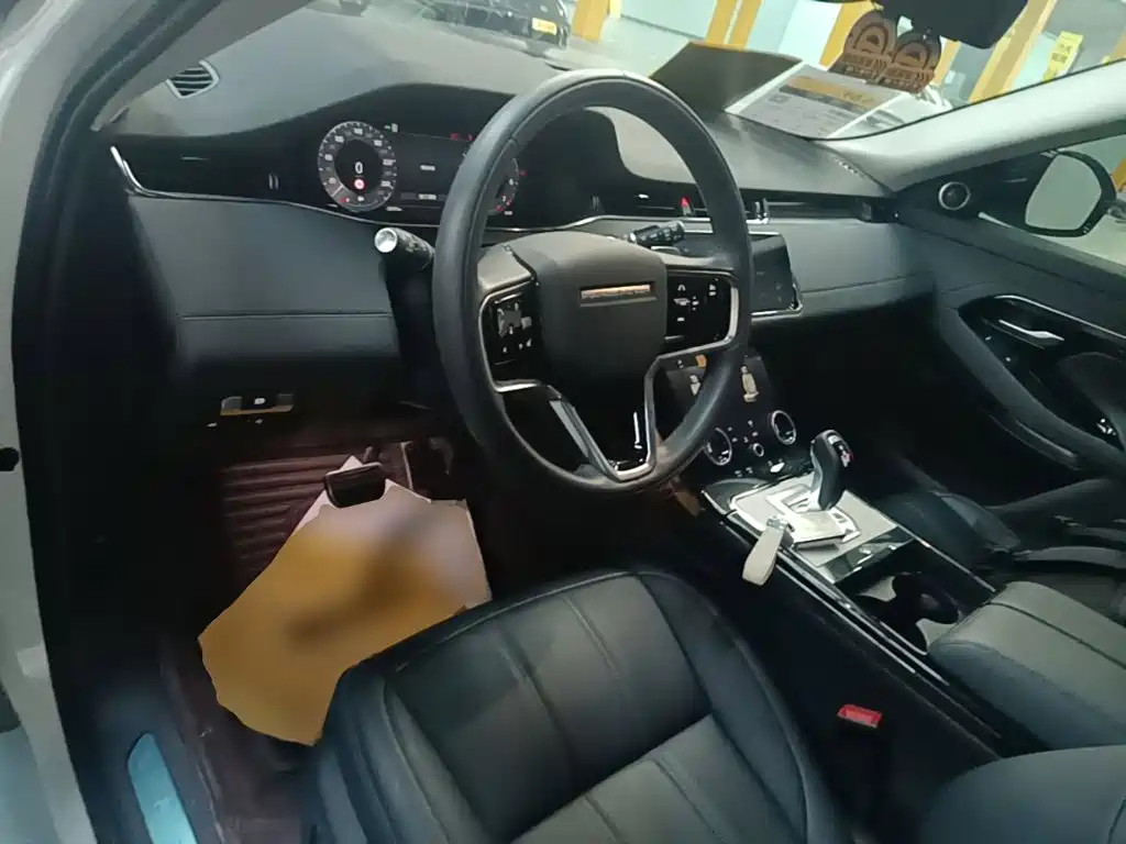 Land Rover Range Rover Evoque 2023 — фото 10