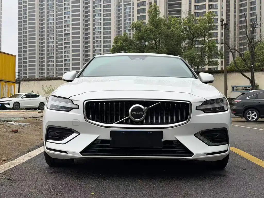 Volvo S60 2025 — фото 2
