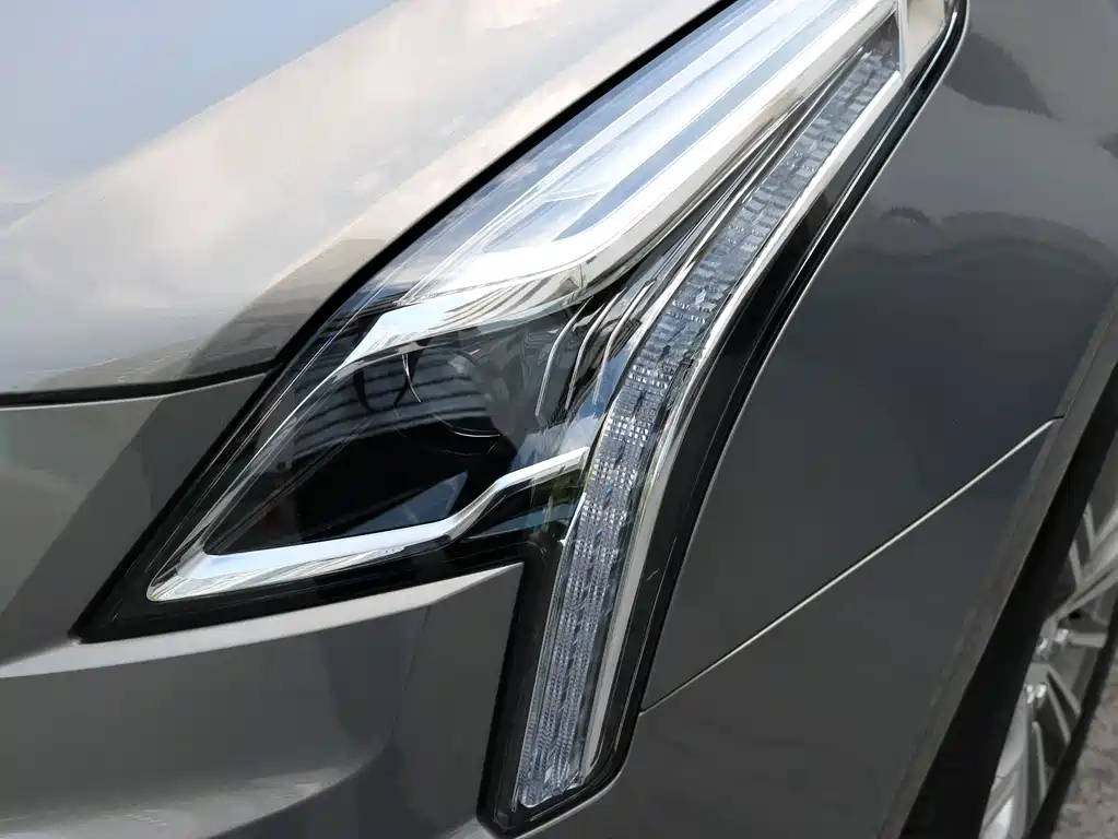 Cadillac XT5 2018 — фото 16