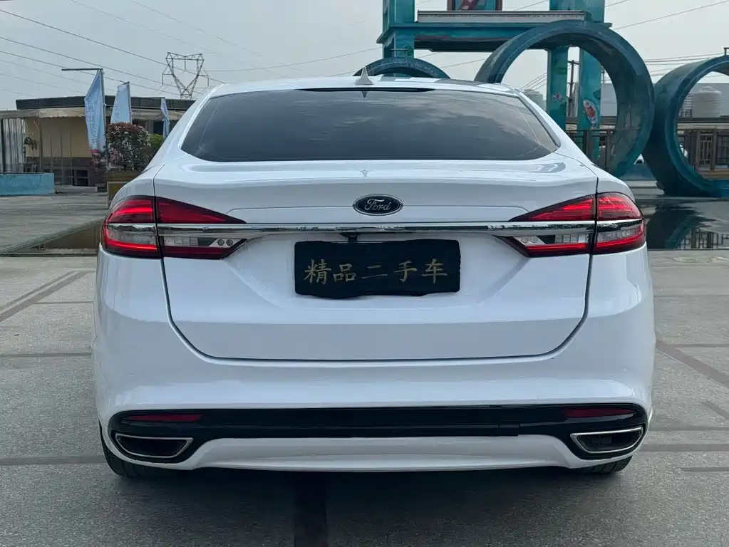 Ford Mondeo 2018 — фото 14