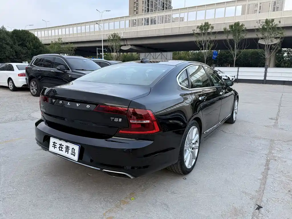 Volvo S90 2018 — фото 14