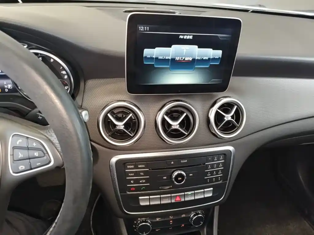 Mercedes-Benz GLA 2018 — фото 13