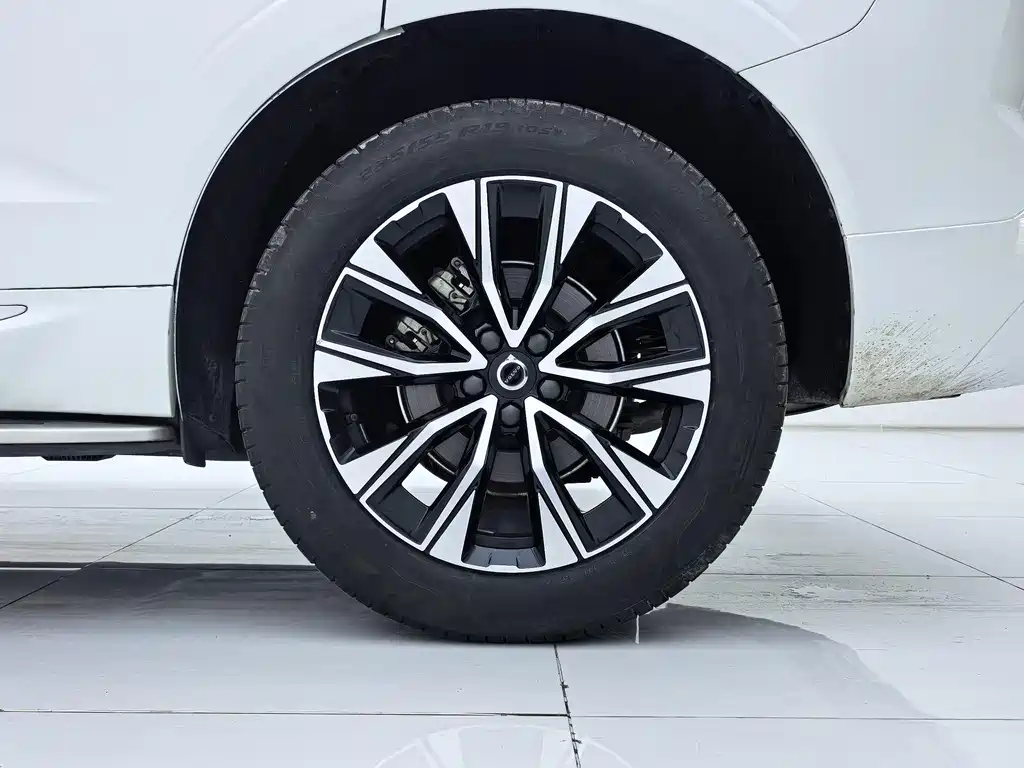Volvo XC60 2023 — фото 33