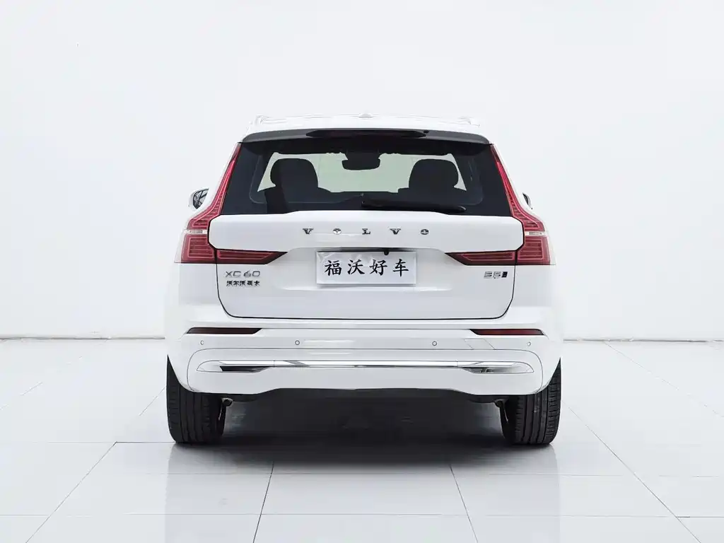 Volvo XC60 2023 — фото 35
