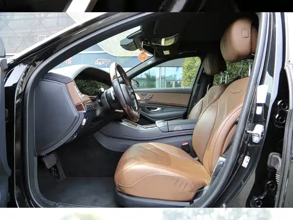 Mercedes-Benz S-Class 2020