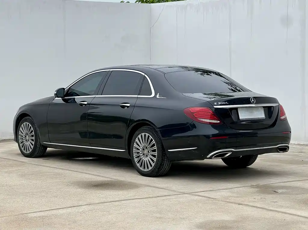 Mercedes-Benz E-Class 2020 — фото 15