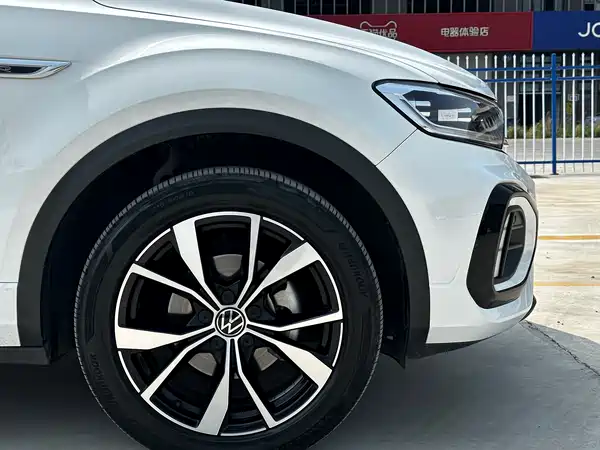 Volkswagen T-Roc 2024