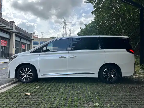 GAC Trumpchi M8 2022