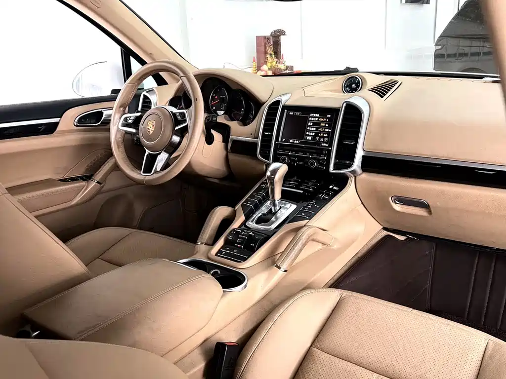 Porsche Cayenne 2015 — фото 8
