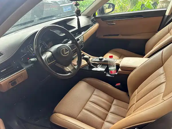Lexus ES 2018