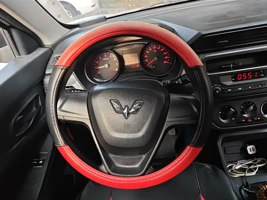 Wuling Hongguang 2019 — фото 15