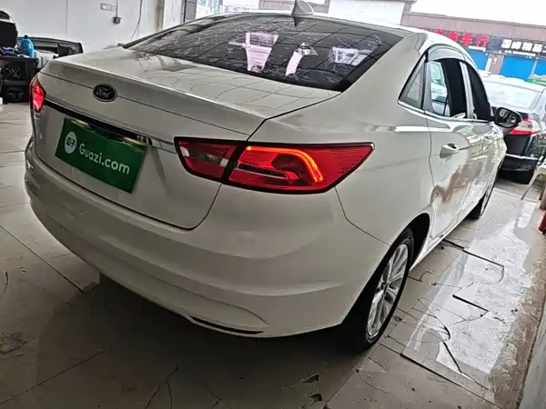 Ford Escort 2018