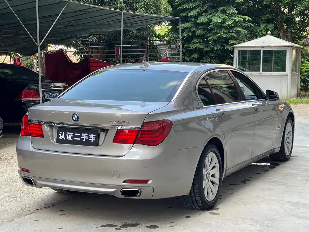 BMW 7 Series 2010 — фото 4