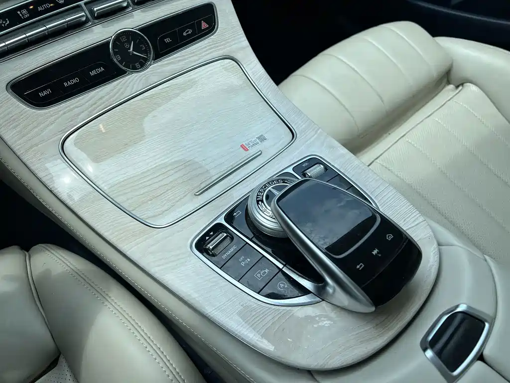 Mercedes-Benz E-Class 2018 — фото 9