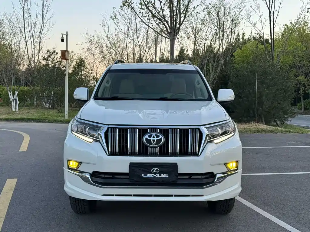 Toyota Prado 2015 — фото 1