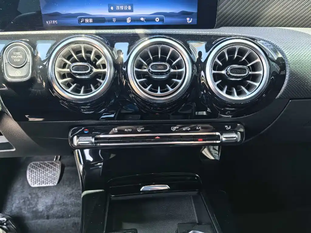 Mercedes-Benz A-Class 2024 — фото 14