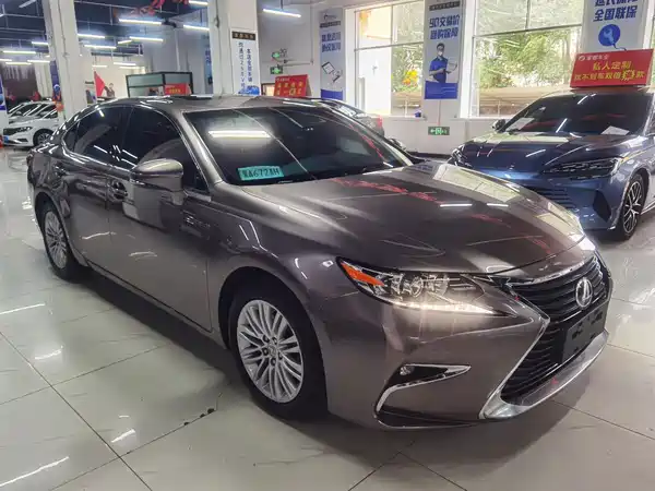 Lexus ES 2018