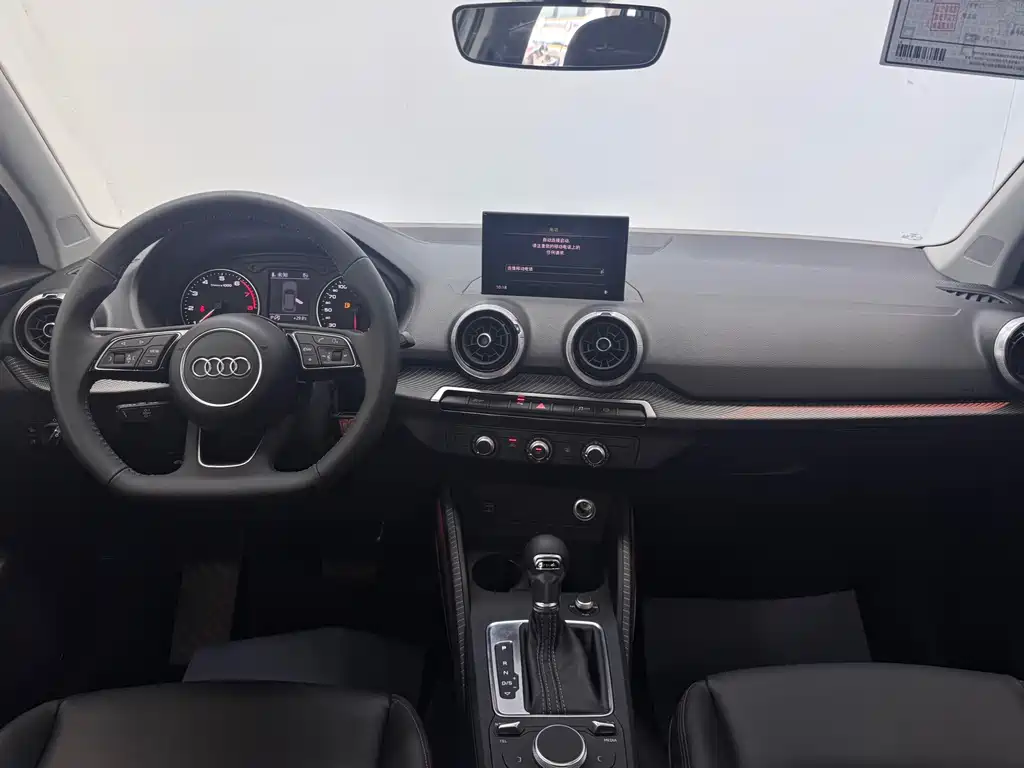 Audi Q2L 2021 — фото 14