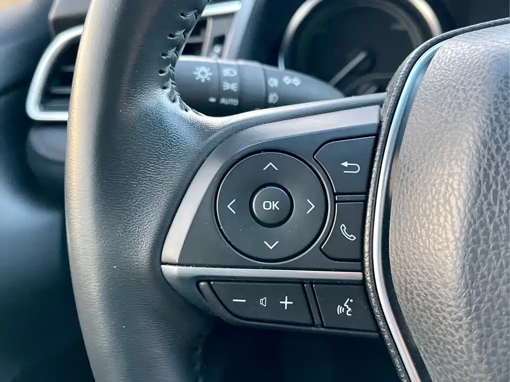 Toyota Camry 2021 — фото 14