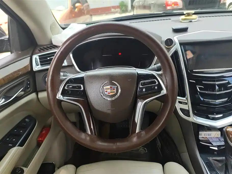 Cadillac SRX 2013 — фото 15