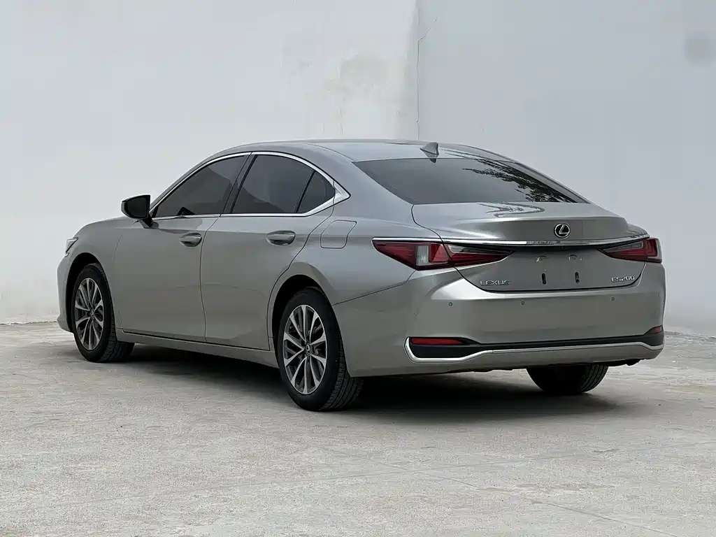 Lexus ES 2021 — фото 14