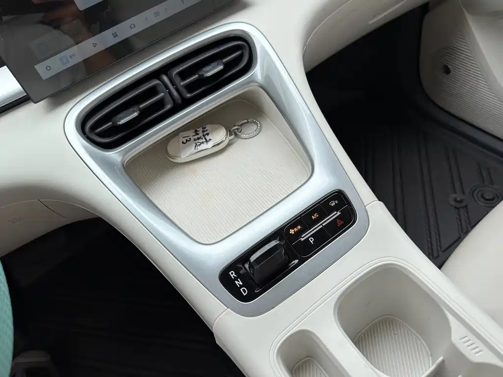 Geely Galaxy Starwish 2026 — фото 12