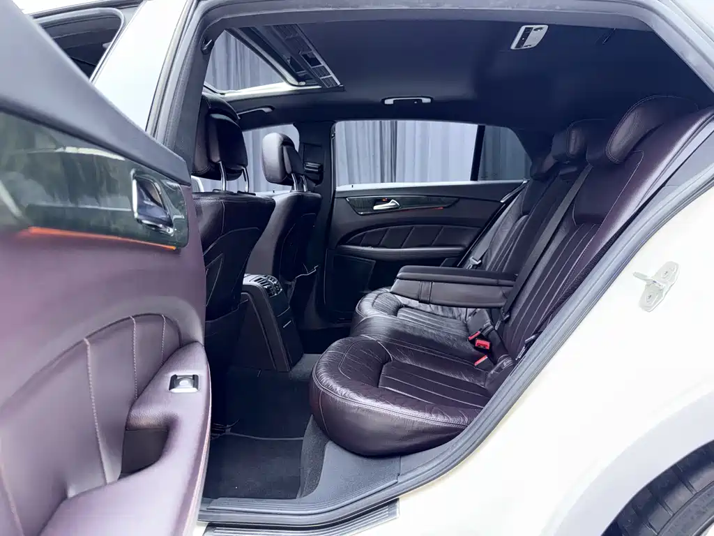 Mercedes-Benz CLS 2014 — фото 13