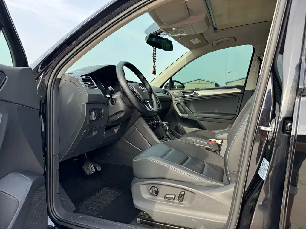 Volkswagen Tiguan L 2018 — фото 9