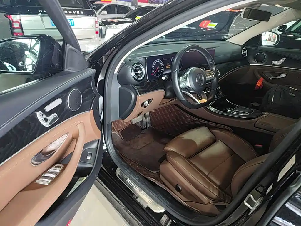 Mercedes-Benz E-Class 2019 — фото 16