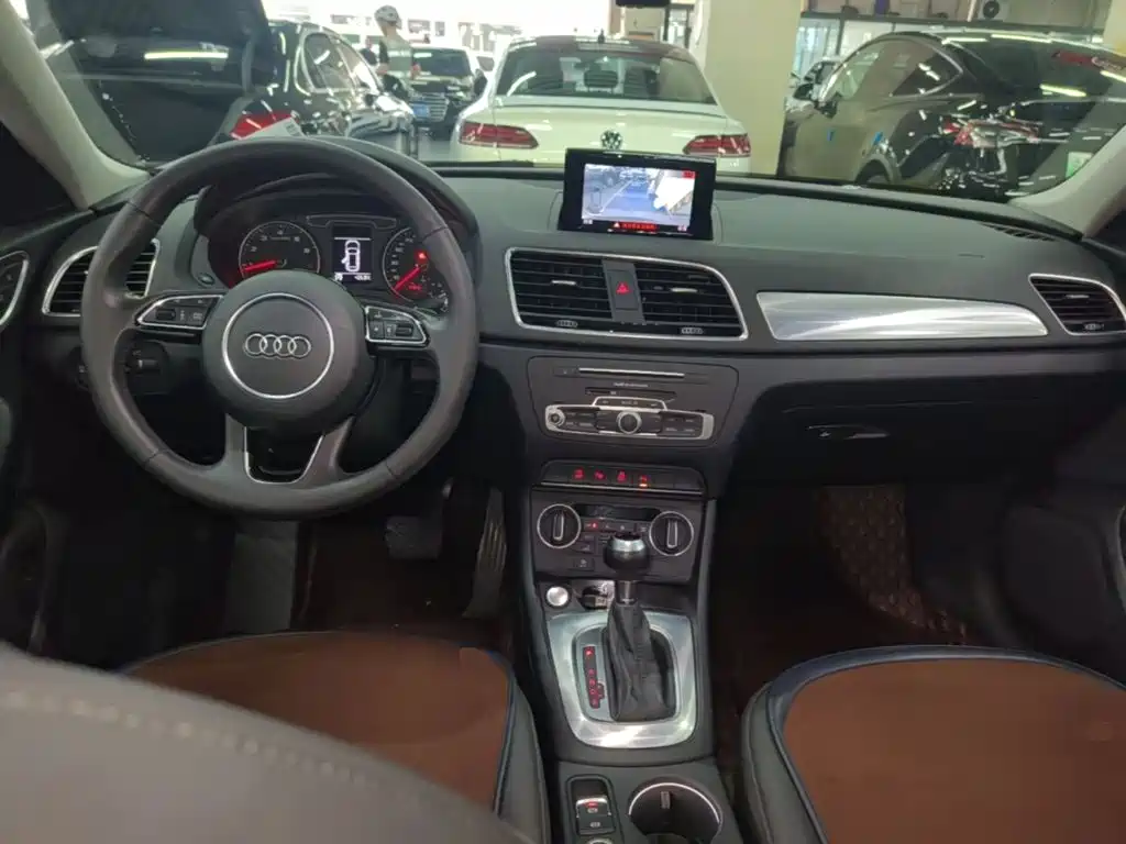 Audi Q3 2016 — фото 10