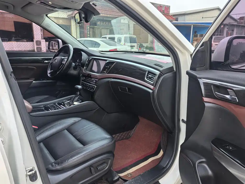 GAC Trumpchi GS8 2018 — фото 12