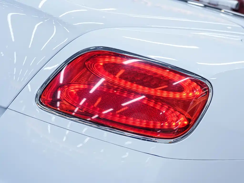 Bentley Continental 2018 — фото 13