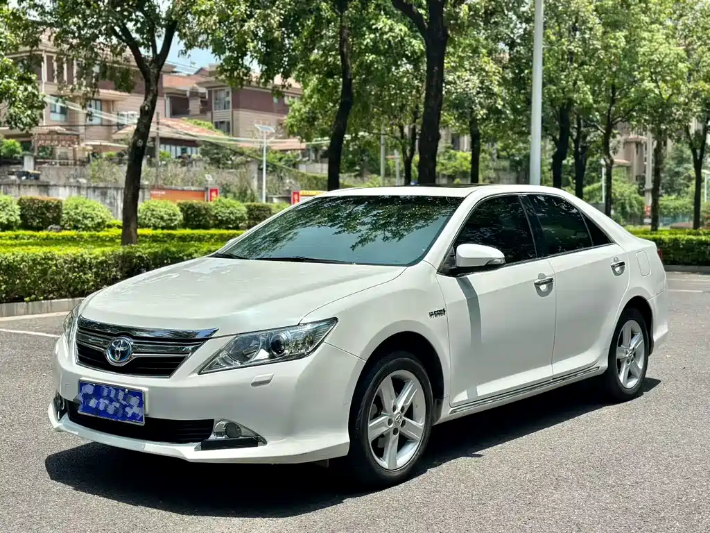 Toyota Camry 2013 — фото 1