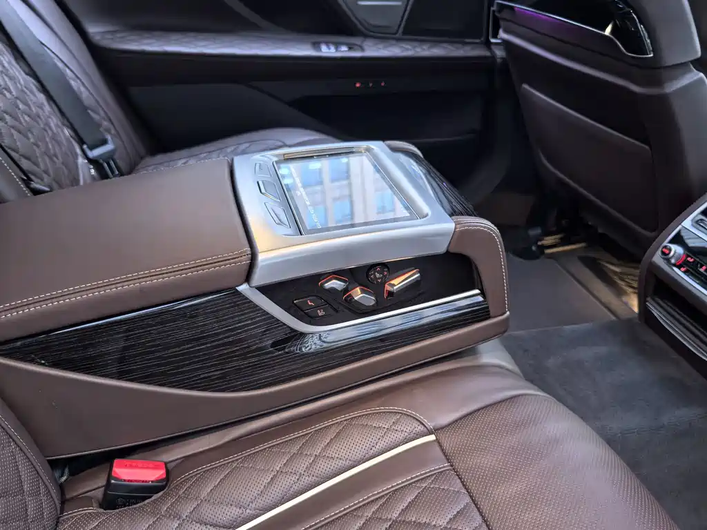BMW 7 Series 2022 — фото 13
